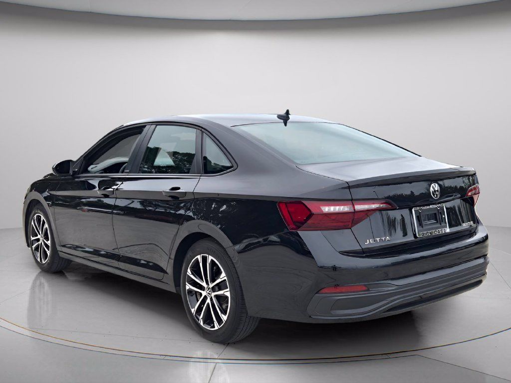 Used 2024 Volkswagen Jetta Sport FWD image 4