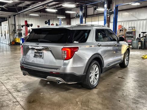Used 2022 Ford Explorer Limited image 8