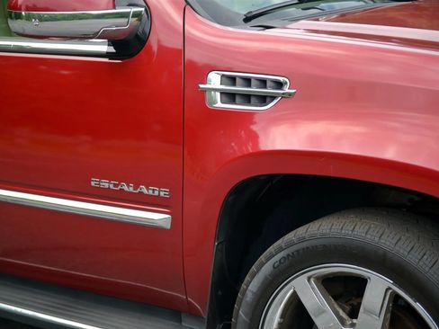 Used 2010 Cadillac Escalade Luxury AWD/4WD image 57