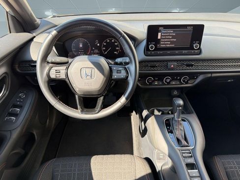 Used 2025 Honda HR-V Sport image 27