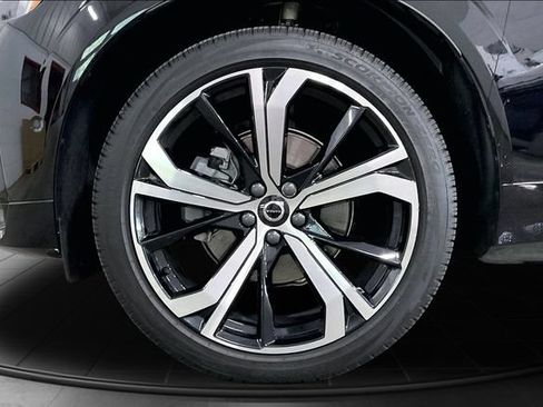 Certified 2025 Volvo XC60 B5 Ultra w/ Protection Package Premier AWD/4WD image 12