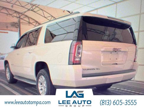 Used 2015 GMC Yukon XL SLT w/ Open Road Package AWD/4WD image 3