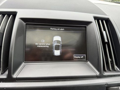 Used 2015 Land Rover LR2 AWD/4WD image 34