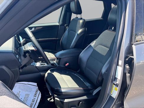 Used 2023 Ford Escape ST-Line FWD image 16
