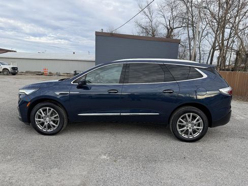 Used 2022 Buick Enclave Essence w/ Experience Buick Package image 2