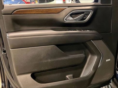 Used 2021 Chevrolet Suburban High Country w/ Premium Package AWD/4WD image 23
