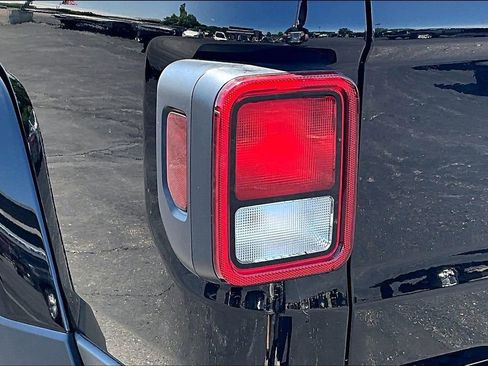 Used 2022 Jeep Gladiator Sport AWD/4WD image 28
