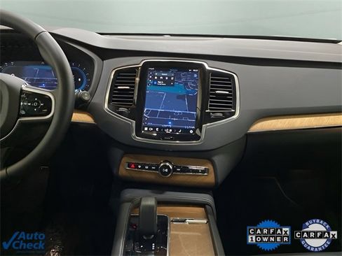 Used 2025 Volvo XC90 B6 Plus image 13