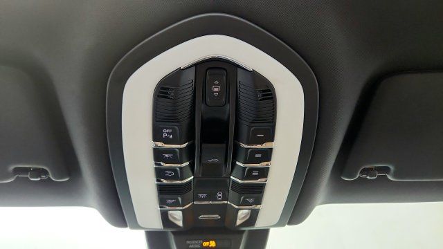 Used 2019 Porsche Macan S AWD/4WD image 70