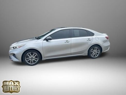 Used 2022 Kia Forte GT-Line w/ GT-Line Premium Package FWD image 4