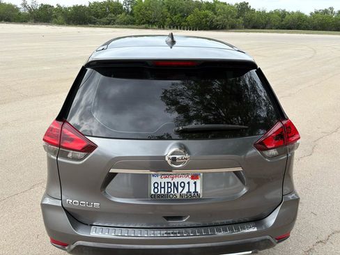 Used 2018 Nissan Rogue S image 12