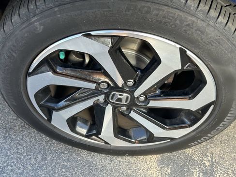 Used 2017 Honda Accord EX image 9