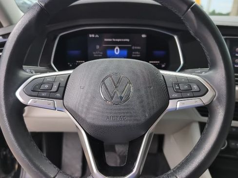Used 2023 Volkswagen Jetta SE w/ Panoramic Sunroof Package FWD image 11