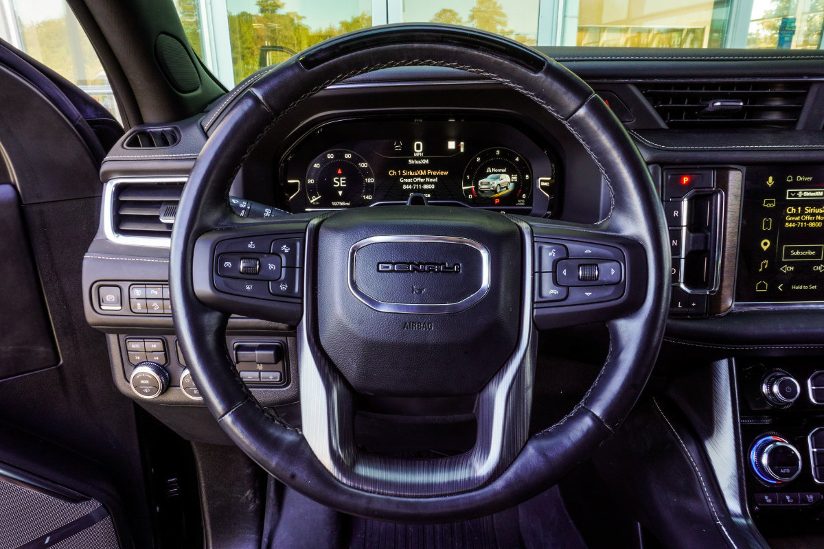 Used 2023 GMC Yukon Denali Ultimate AWD/4WD image 16