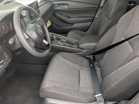 Used 2025 Honda Accord SE image 4