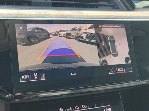 Used 2019 Audi e-tron Premium Plus image 24