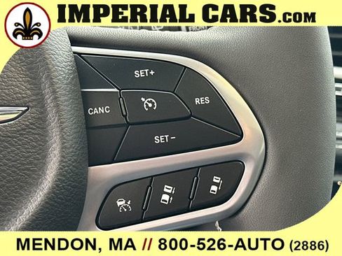 New 2026 Chrysler Pacifica Select FWD image 25