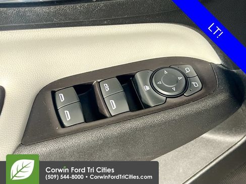 Used 2020 Chevrolet Equinox LT AWD/4WD image 12