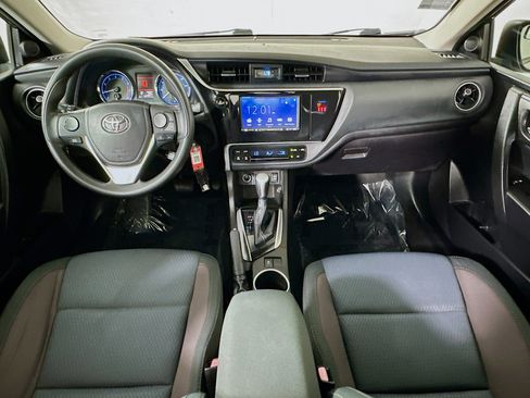 Used 2018 Toyota Corolla LE image 26