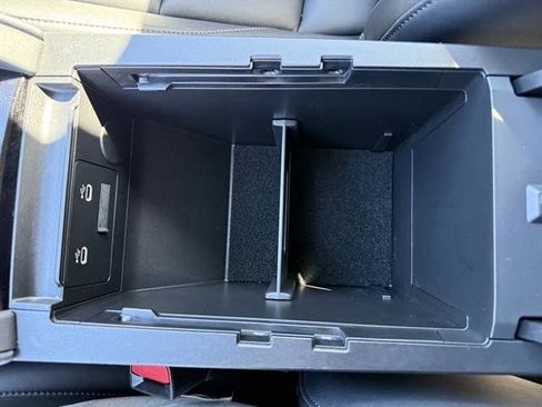 Used 2025 MAZDA MAZDA3 s image 23