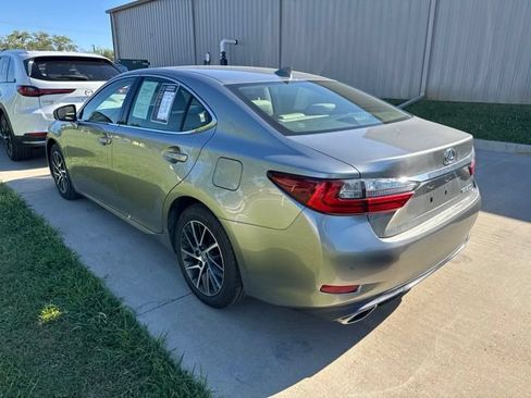 Used 2016 Lexus ES 350 w/ Premium Package w/Wood Trim FWD image 2