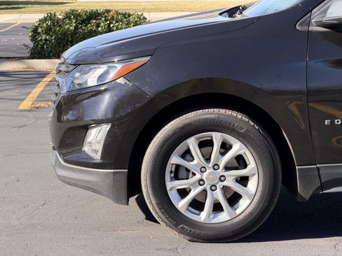 Used 2020 Chevrolet Equinox LS w/ LS Convenience Package FWD image 11