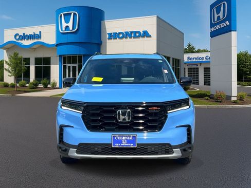 Used 2025 Honda Pilot TrailSport image 9