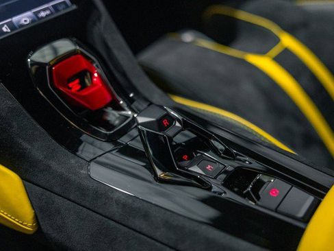 Used 2023 Lamborghini Huracan Tecnica image 24