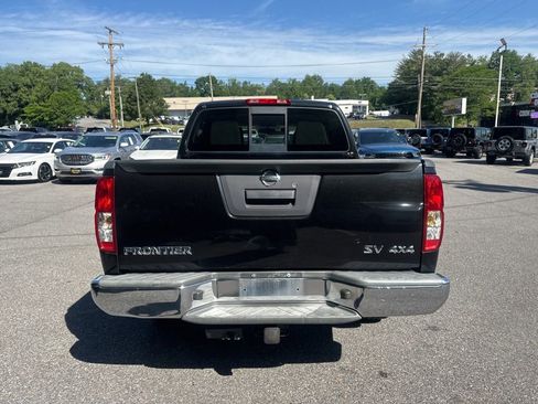 Used 2017 Nissan Frontier SV AWD/4WD image 5