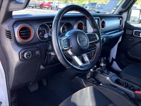 Used 2023 Jeep Gladiator Mojave AWD/4WD image 13