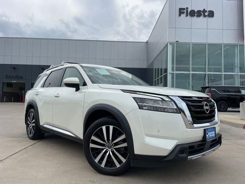 Certified 2023 Nissan Pathfinder Platinum w/ Cargo Package AWD/4WD image 1