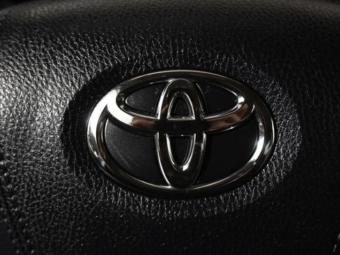 Used 2019 Toyota Sienna XLE image 35