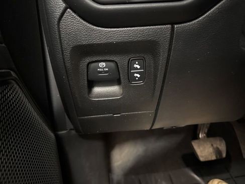 Used 2021 RAM 1500 TRX w/ TRX Lanuch Edition image 43