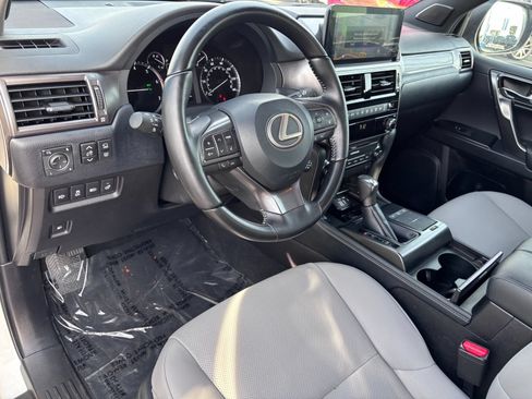 Used 2023 Lexus GX 460 w/ Black Line Special Edition AWD/4WD image 14