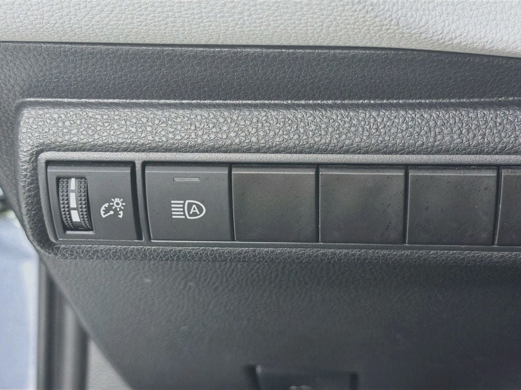Used 2024 Toyota Corolla SE w/ SE Convenience Package FWD image 10