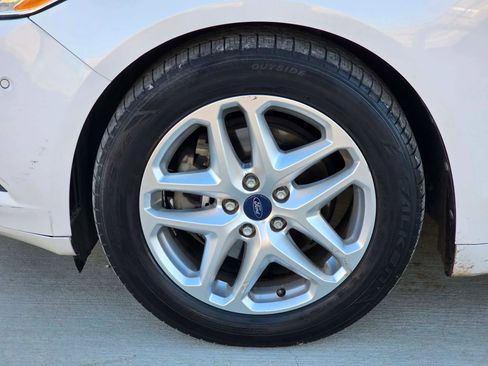 Used 2013 Ford Fusion SE image 25