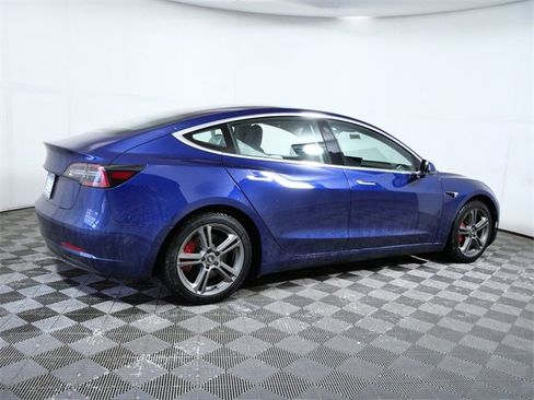 Used 2018 Tesla Model 3 Long Range image 8