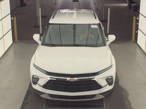 Used 2024 Chevrolet Blazer LT w/ Convenience Package FWD image 2