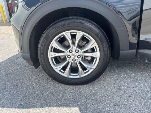 Used 2020 Ford Explorer XLT w/ Equipment Group 202A AWD/4WD image 26