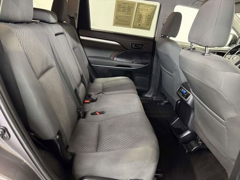 Used 2019 Toyota Highlander LE image 13