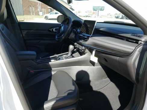 New 2026 Jeep Compass Latitude image 12