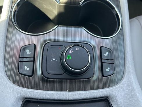 Used 2023 GMC Acadia SLT image 34