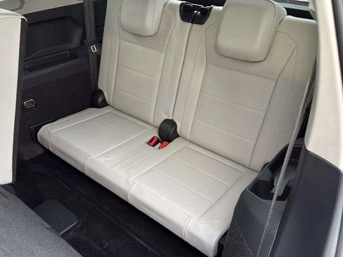 Used 2021 Volkswagen Tiguan SEL image 15