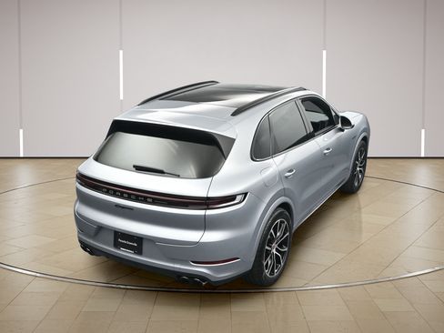 Certified 2025 Porsche Cayenne E-Hybrid AWD/4WD image 35
