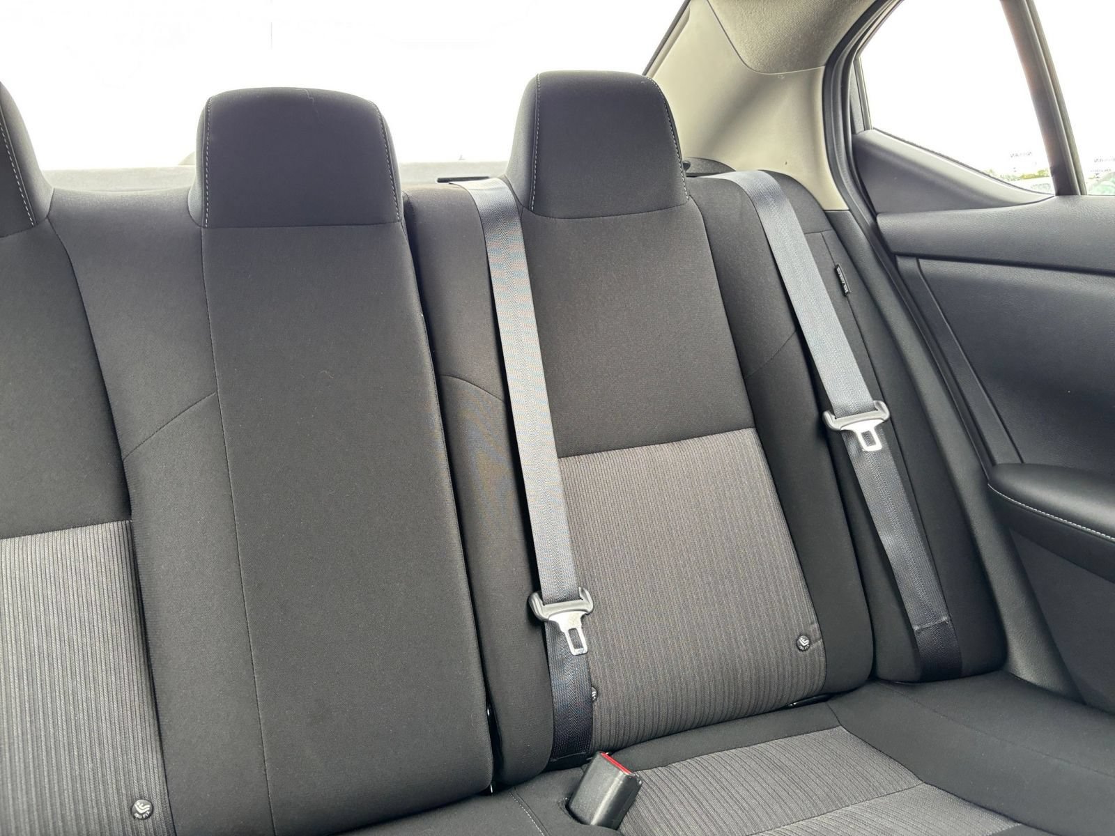 Used 2025 Nissan Sentra SV FWD image 35