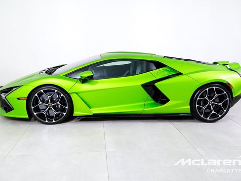Used 2024 Lamborghini Revuelto AWD/4WD image 6