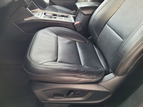 Used 2023 Ford Explorer Limited image 16