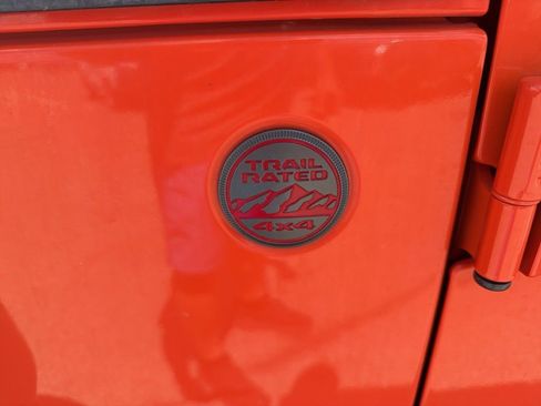 Used 2023 Jeep Wrangler Rubicon w/ LED Lighting Group image 9