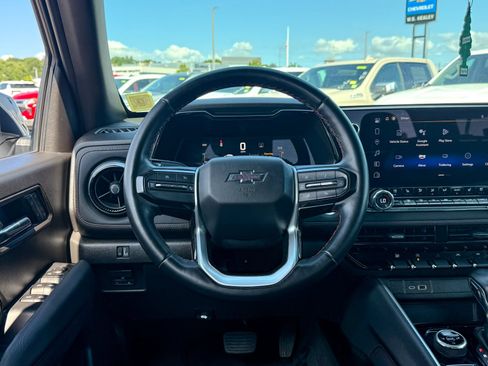 Certified 2023 Chevrolet Colorado Z71 w/ Z71 Convenience Package 2 AWD/4WD image 25