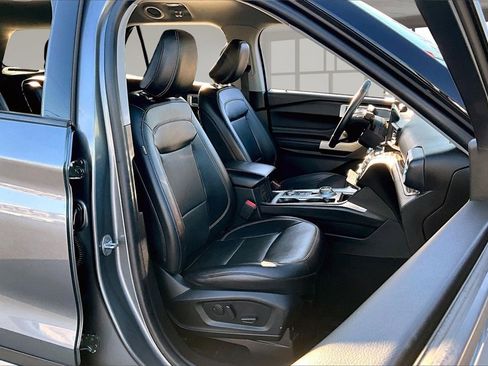 Used 2022 Ford Explorer Limited w/ Equipment Group 301A image 7